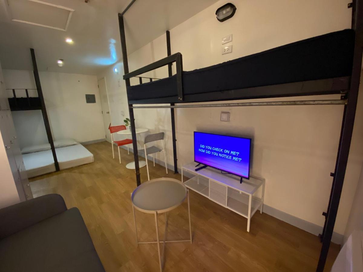 Burgos Hub Hostel Pasay Exteriör bild