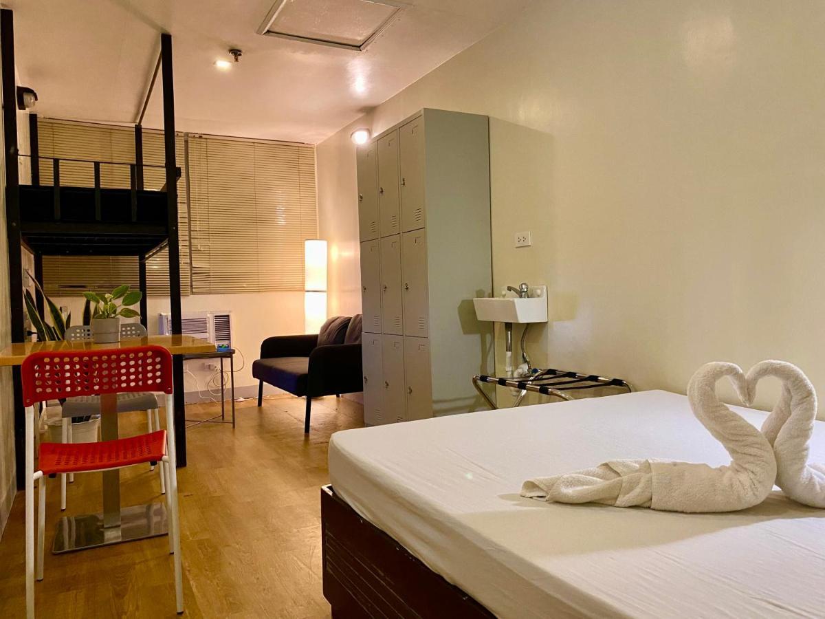 Burgos Hub Hostel Pasay Exteriör bild